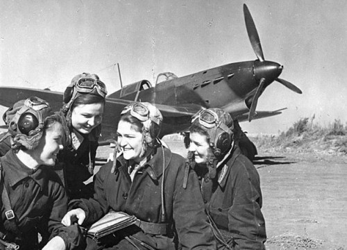 amazonfeminist:The “Night Witches” was the all female Night Bomber Regiment of the Soviet Air Forces
