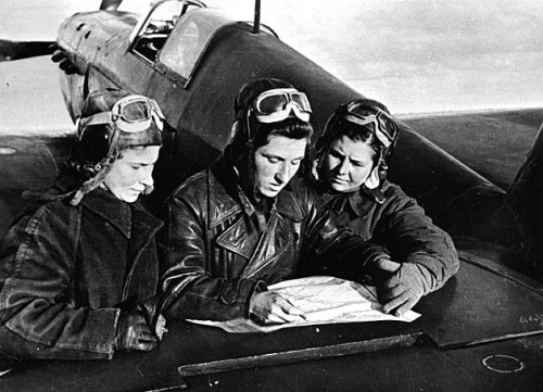 amazonfeminist:The “Night Witches” was the all female Night Bomber Regiment of the Soviet Air Forces