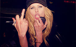   Avril Lavigne &amp; Kristen Stewart » Middle Finger Appreciation Post 
