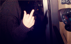   Avril Lavigne &amp; Kristen Stewart » Middle Finger Appreciation Post 