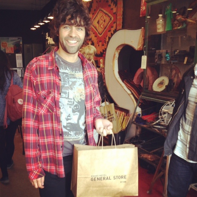 Adrian Grenier Hearts the Drake General Store + Hot Hunt
Easy on the eyes Adrian Grenier stops by our Hot Hunt store this afternoon to stock up on some antiques + vintage goodies while he was in town promoting his Hot Doc, My Name is Faith.
We hope...