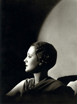 lacyceleste:  Mary Astor 1930’s. 