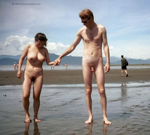 Sex nudistlifestyle:  Nudist couple strolling pictures