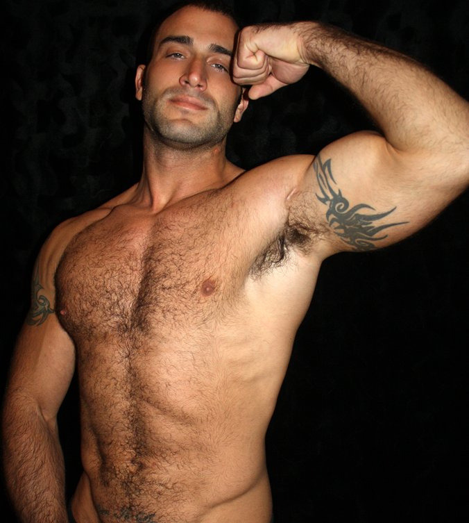 edcapitola:pitscraver:Flex baby flex!  Follow me at http://edcapitola.tumblr.com