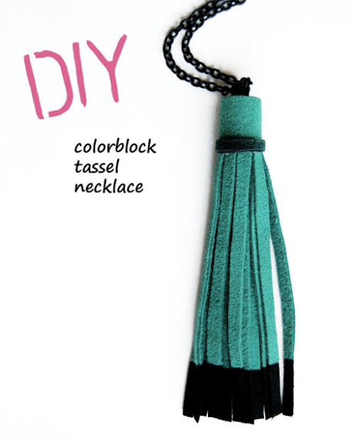 littlecraziness:(via Wear The Canvas: DIY Fri: Color Block Tassel Necklace)I&rsquo;ve been looking f