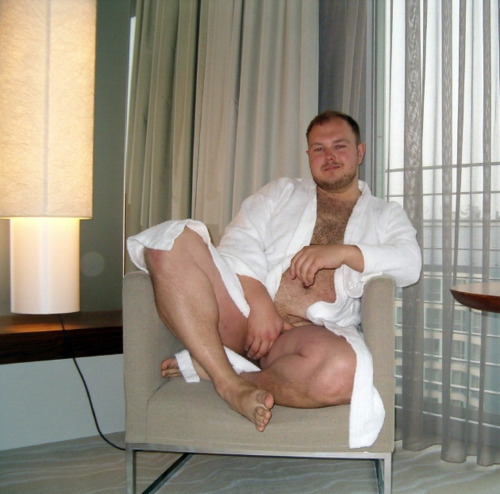stocky-men-guys:  Big, strong and sexy menStocky Men & Guys 