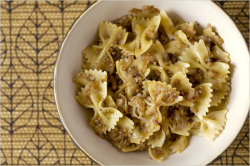 chunkolate-chip:  Kasha varnishkes or kasha varnishkas is a traditional Jewish dish that combines kasha (buckwheat groats) with noodles, typically withFarfalle and usually flavored with fried onions and chicken or beef stock.[1] For Connie.