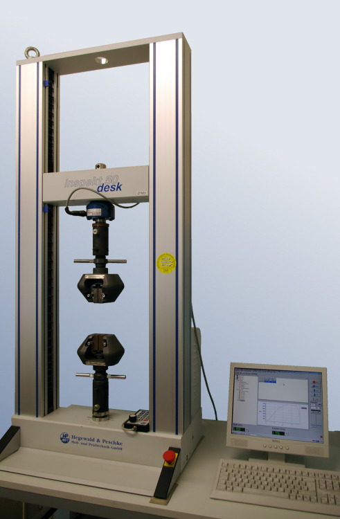 neliezer:Universal Testing Machine