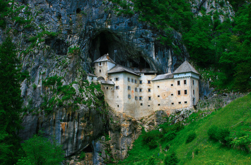 fuck-yeah-castles-blog:Predjama Castle