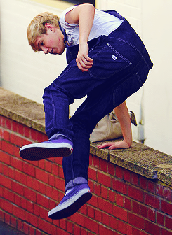 guydirectioners:  Niall’s out looking for fun. 