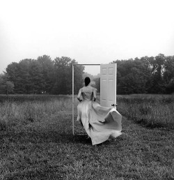 m-as-tu-vu:  By Rodney Smith .. ” Follow