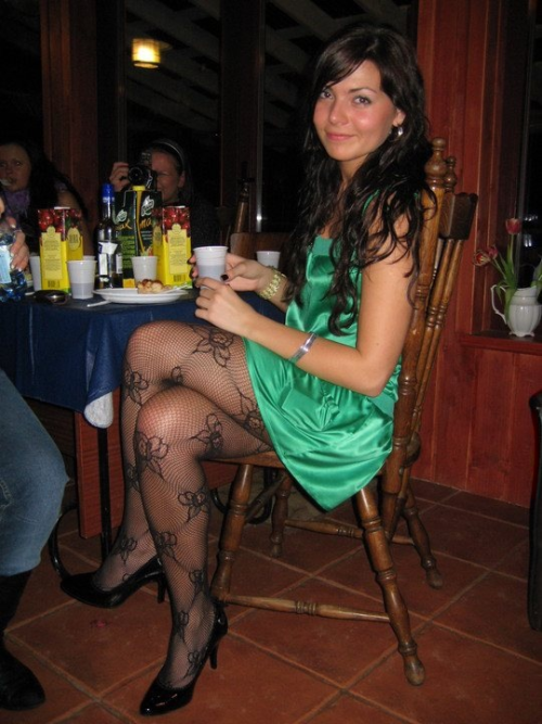 zenekzlasu2: nlpsfetishworld: Green dress patterend #pantyhose (via Tumbling) instagram.myleg