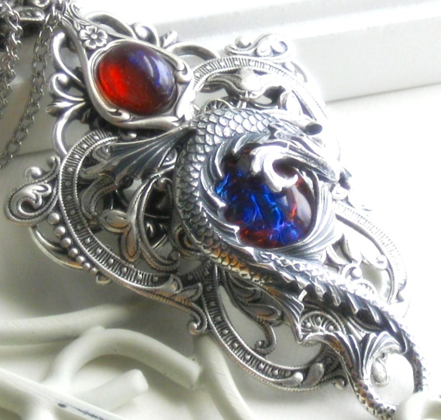 Made by Devart user Harlequinromantics. Quite stunning.