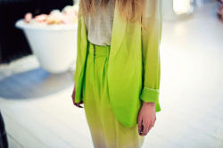 fashionlace:  MORE NEON FASHION HERE 