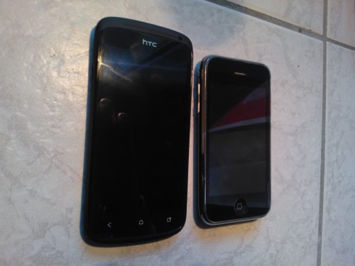 Comparatif HTC ONE S iPhone 3Gs