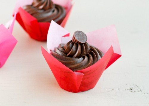 Banana Peanut Butter Cup Cupcakes. &amp;recipe here.