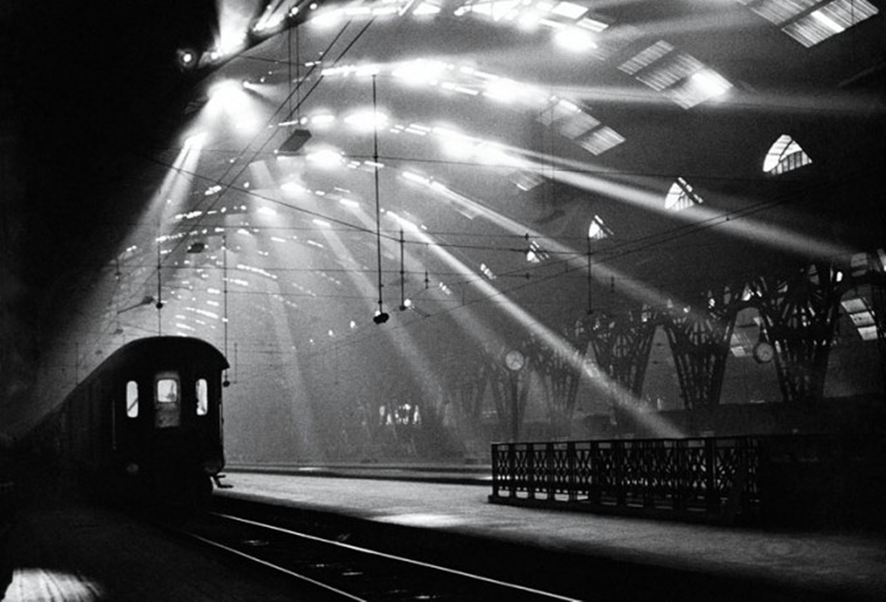 firsttimeuser:  Central Station, Milan, 1955 by Pepi Merisio 