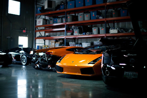 pureluxxury:  that’s a nice garage 