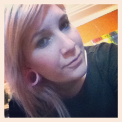 letsrollbabydoll:  Oh hello pretty pink lobes