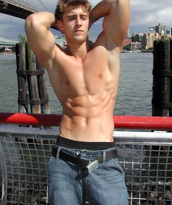 dudes-with-yummy-armpits:  Luke Guldan