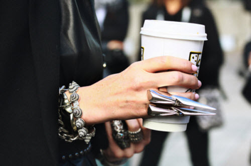 simply-noir:  Where can I buy this ring >:o 