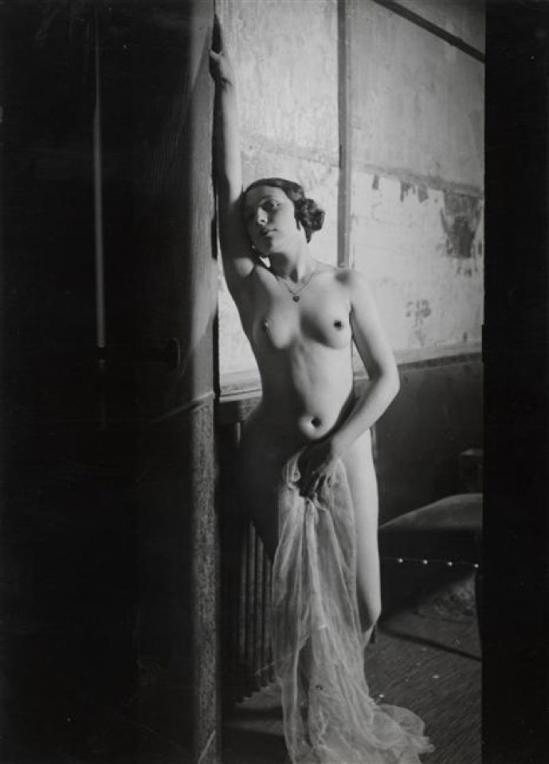 eatmyhandbagbitch:  wickedknickers: inneroptics: folies-bergeres-Brassai  