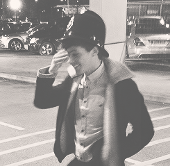 guydirectioners:  Louis spending some time with the cops in Manchester. 