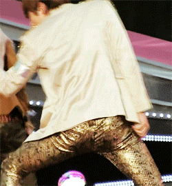 shiny-seoul:  noonoo232:  -mykey:  hanabi3:  Flaming indeed.  aw yeah that last gif