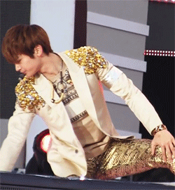 shiny-seoul:  noonoo232:  -mykey:  hanabi3:  Flaming indeed.  aw yeah that last gif