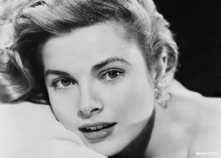 malakabadr:  The goddess: Grace Kelly