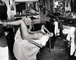 burleskateer:Between shows, famed photographer