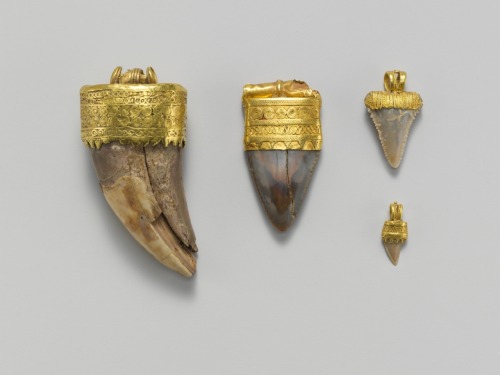 omgthatartifact: Tooth Pendants Etruscan, 4th century BC The Metropolitan Museum of Art