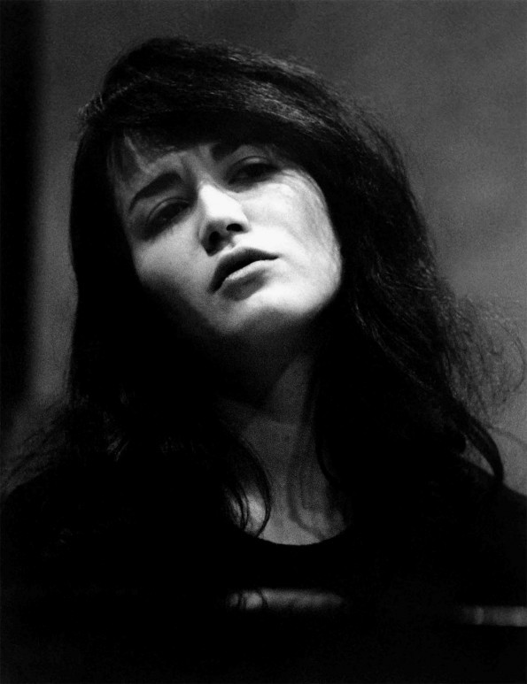 entregulistanybostan:
“ Martha Argerich, by Werner Neumeister
Vía @SusanaSmulevici en Pinterest
”
La beauté est au bout des doigts…