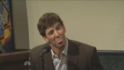 I sat through SNL for the first time ever to see Eli do ;P faces.