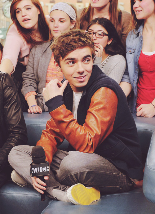 gladsyoucame:  2/100 photos of Nathan Sykes 