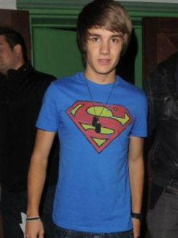 bigtimewanteddirection:  100 things about Liam:  #38 him and superheros 