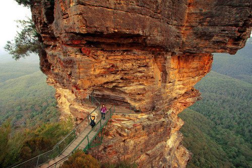 “The Three Sisters” - rock formation, Blue Mountains, New South Wales, Australia (by Pac