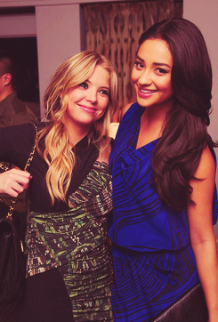 piercecurls:  perfect friendship: ashley