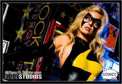 gaminginyourunderwear:  Helllllllllooooooooo Miss Marvel!  Comic Shop Hollie by =scarcrow28 