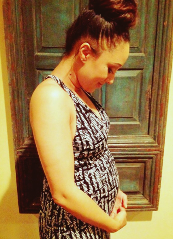 flyandfamousblackgirls:  “Loving my baby bump. I’m obsessed with rubbing it.”