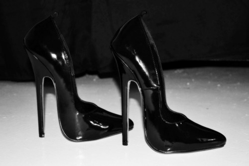 beaubijou:  New shoes  To są obcasy, których potrzebuję. 