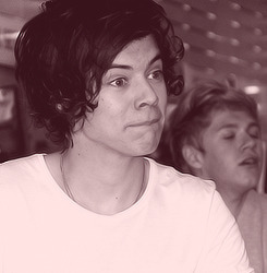 cali1d:  Niall in the background of the 3rd pic! 