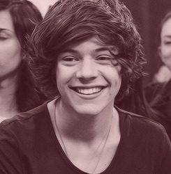 cali1d:  Niall in the background of the 3rd pic! 