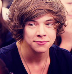 cali1d:  Niall in the background of the 3rd pic! 