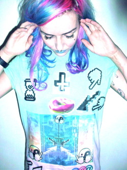 smokefumes:  cocained:  ☯ WEIRD ☯ ALIENS ☯ CYBER ☯ FASHION ☯  ☪☪ 