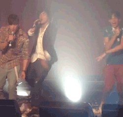 4brits-oneleprechaun:  he’s got some gravity issues. 