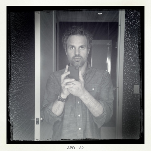 kingruffalo:  can we talk about mark’s new twitter picture  I’m sorry, I laughed.  He’s cute, though?