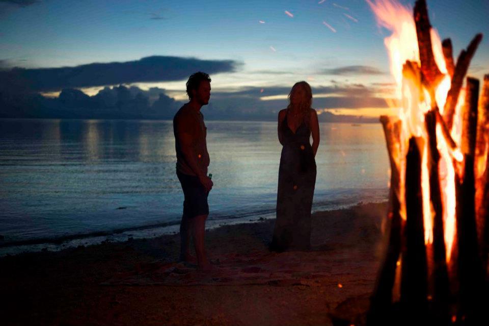 “ Taylor Kitsch and Blake Lively filming Savages in Bali
”