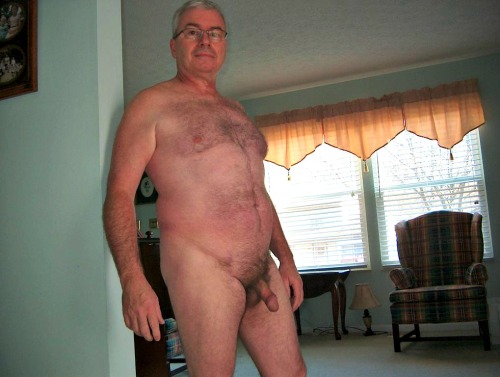 http://senioretgay2.tumblr.com/post/22596394818
