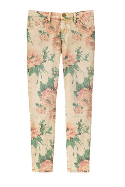 what-do-i-wear:  FLORAL-PRINT SKINNIES: Cotton and elastane stiletto jeans, Current/Elliott, 赶, collection atbarneys.com (image: elle) 